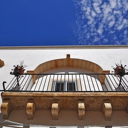 Palazzo Vaglio Bed & Breakfast อัลลิสเต ภายนอก รูปภาพ